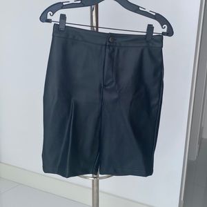 Express leather short